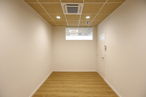 Pintura interior de la nuevas oficinas de auditores y asesores Gayca en Irun 