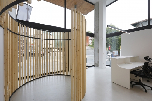 Pintura interior de la nuevas oficinas de auditores y asesores Gayca en Irun 