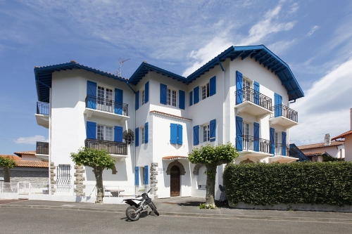 Réparation de dégâts à cause de problèmes d’humidités sur façade à Hendaye