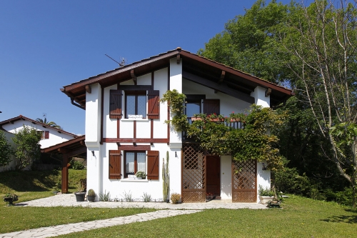 Isolation de façade de villa à Hendaye