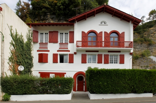 Ravalement de façade de villa à Biriatou