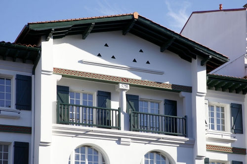 Rénovation de façade complète de bâtiment à Hendaye