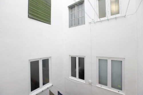 Pintura de patio interior en Irún