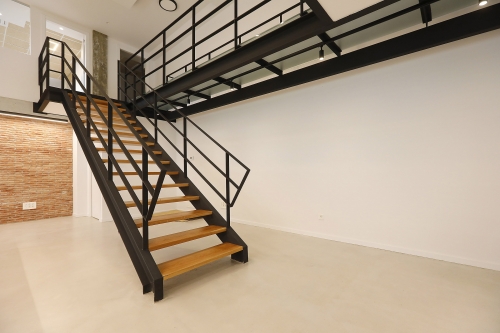 Pintura interior de la nuevas oficinas de auditores y asesores Gayca en Irun 