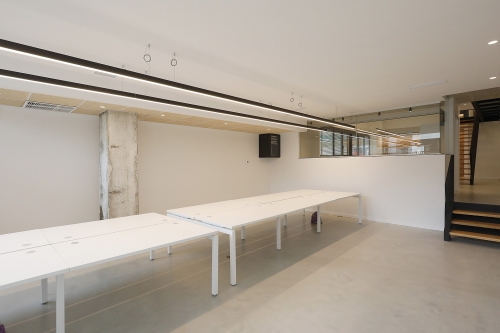 Pintura interior de la nuevas oficinas de auditores y asesores Gayca en Irun 