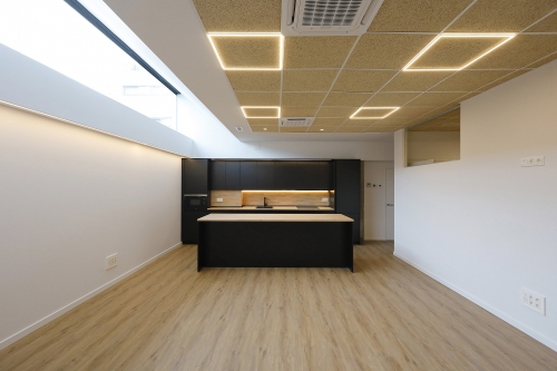 Pintura interior de la nuevas oficinas de auditores y asesores Gayca en Irun 